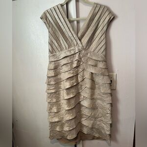 Adrianna Papell V-Neck Sleeveless Dress